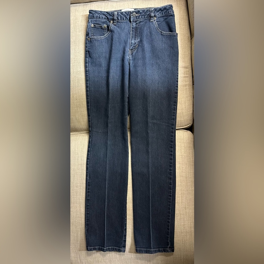 St. John's Bay Straight Leg Jeans size 6